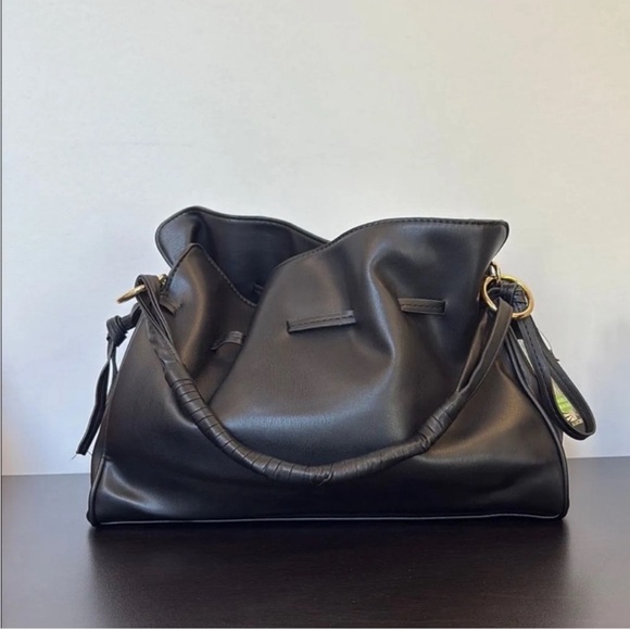 Badgley Mischka Black Leather bag - Picture 2 of 4